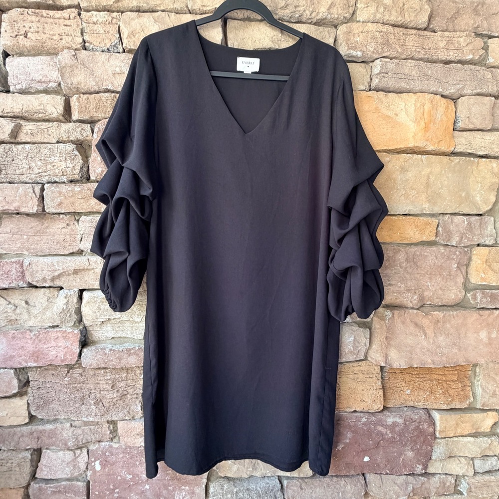 Everly Womens XL Tiered Ruffle Statement Sleeve Shift Little Black Dress Elegant